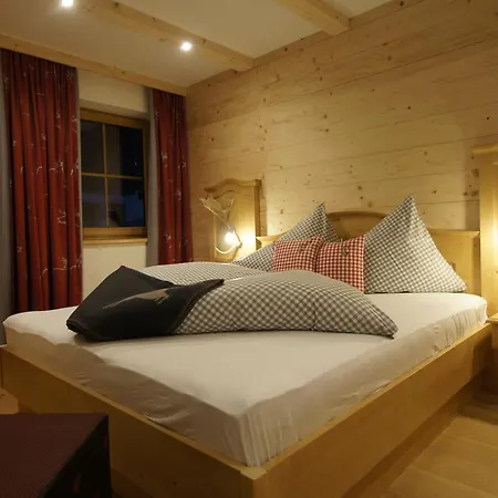 Goglhof Affittacamere 3*