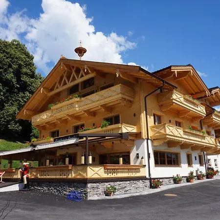 Goglhof Affittacamere 3*