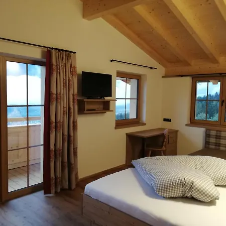 Goglhof Affittacamere 3*